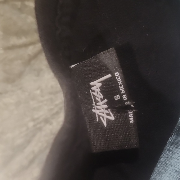 Stussy Black and Blue Skull Grunge Small Like New T-Shirt - Picture 4 of 10